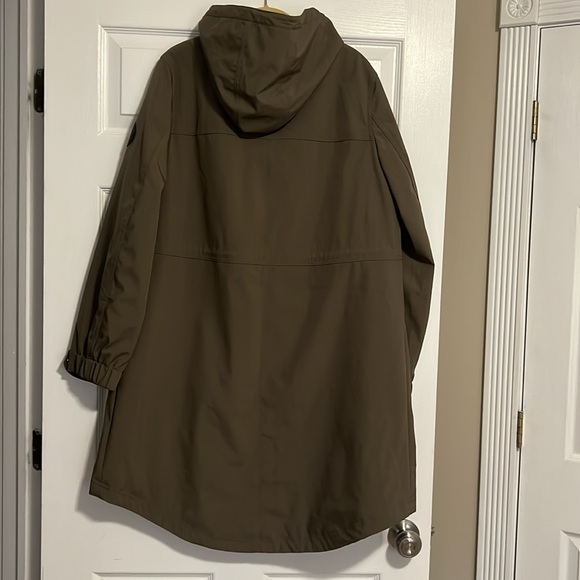 DKNY rain jacket - Picture 7 of 9